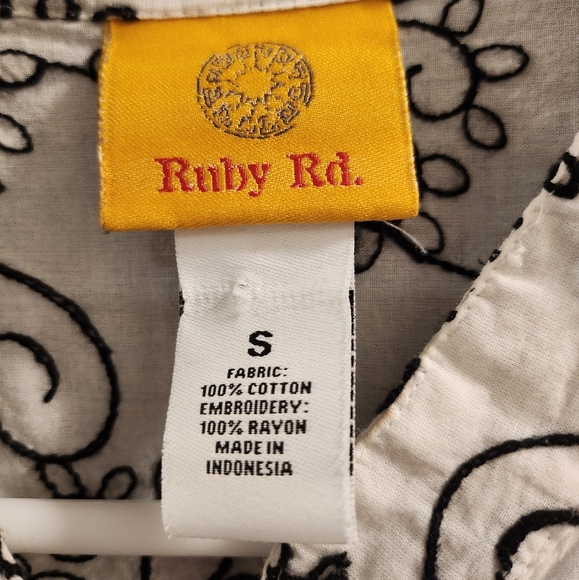 Ruby Rd. Embroidered Blouse - Picture 3 of 5